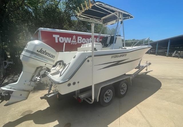 Hydra-sports bay bolt 2000 center console