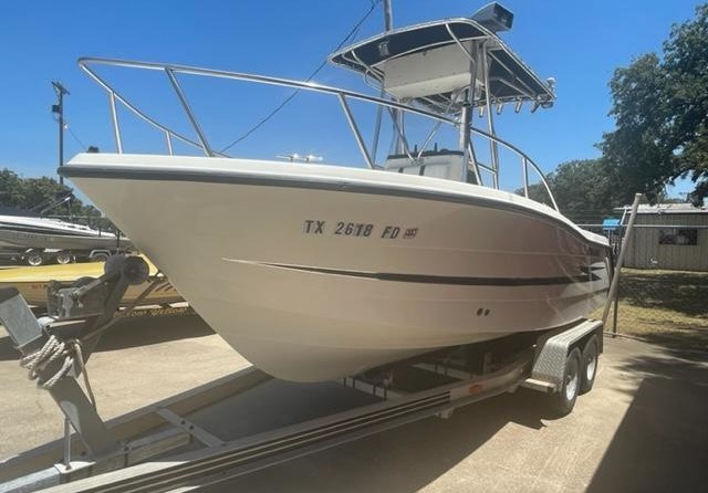 Hydra-sports bay bolt 2000 center console