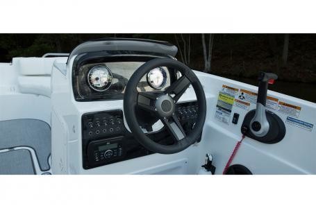 Hurricane 188 sport sundeck