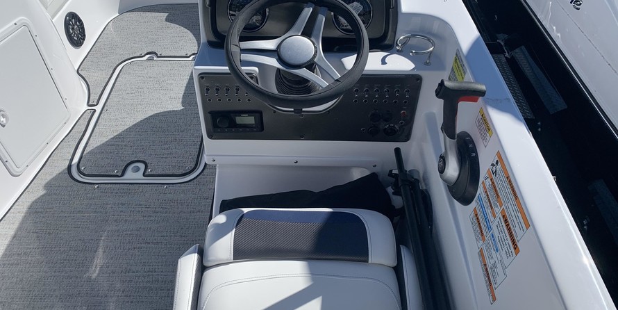 Hurricane 188 sport sundeck