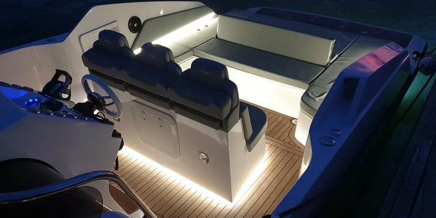 Aurea 30 'Cabin Dream Daycruiser