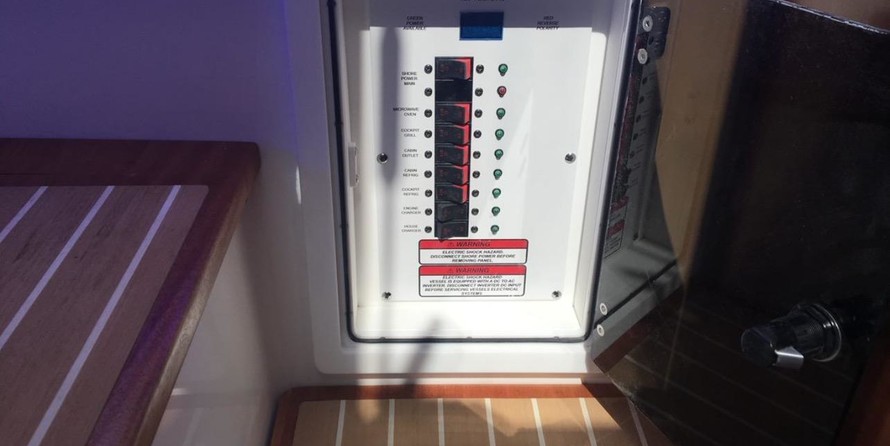 EdgeWater 370CC