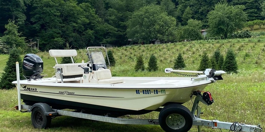 Mako Pro Skiff 17 CC