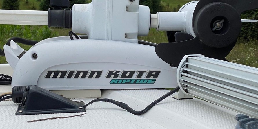 Mako Pro Skiff 17 CC