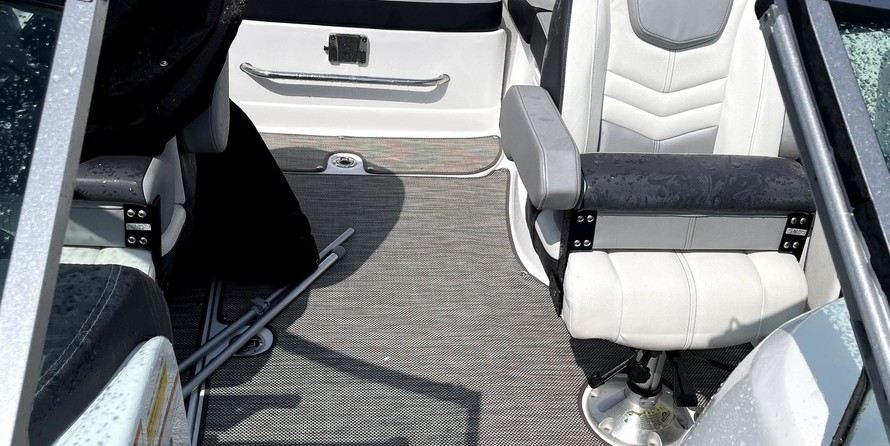 Cruisers Yachts 258 Bow Rider