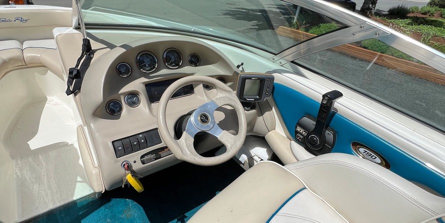 Sea ray 260 bow rider select