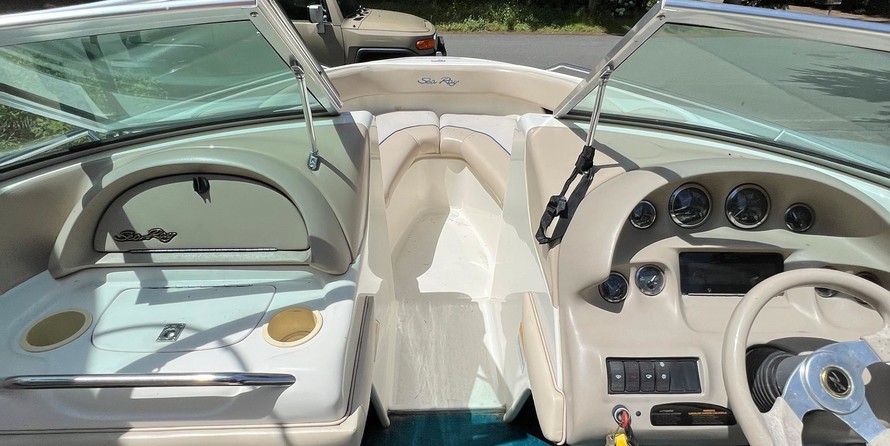 Sea ray 260 bow rider select