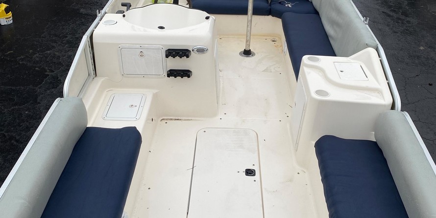 Hurricane fundeck 232