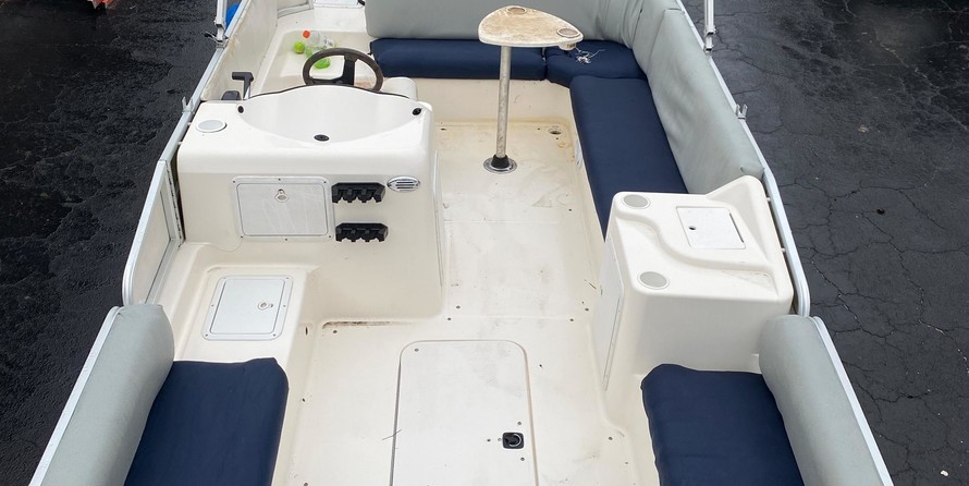 Hurricane fundeck 232