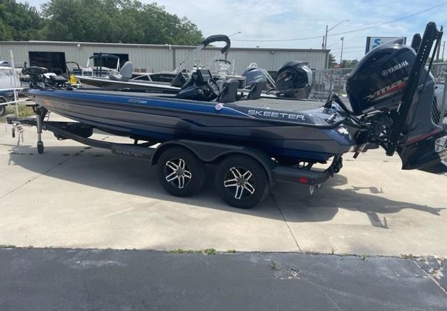 Skeeter ZXR 20