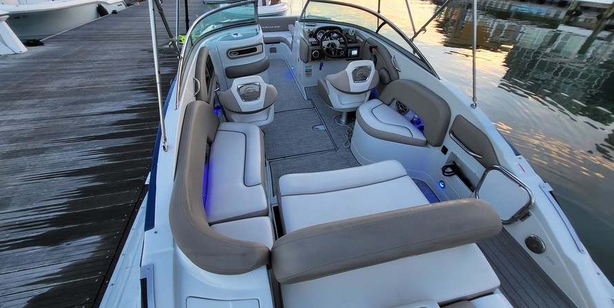 Crownline Eclipse E235 XS