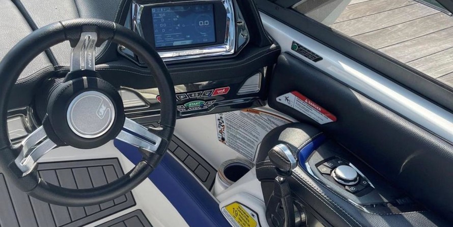 Super Air Nautique G25