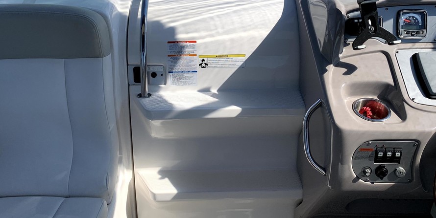 Chaparral 270 Signature