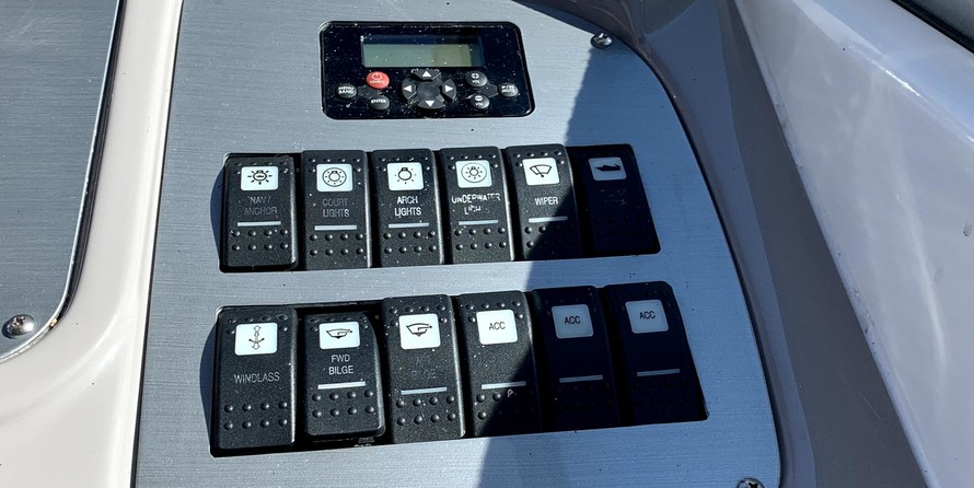 Chaparral 270 Signature