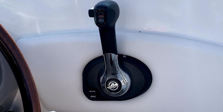 Chaparral 270 Signature