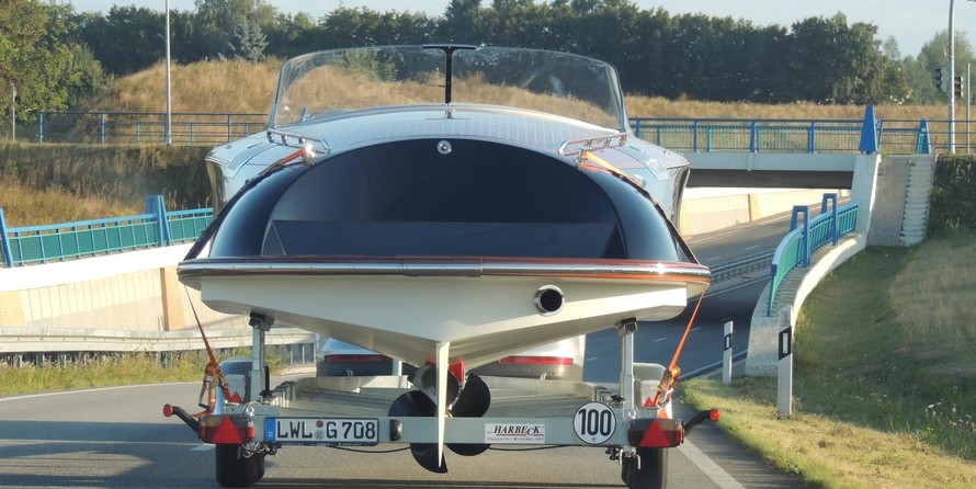 Judel and Vrolijk Classic Runaboat 33