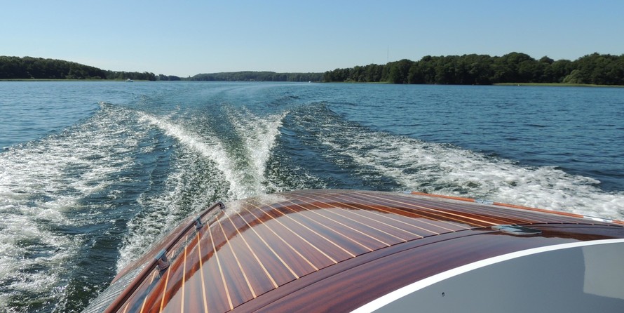 Judel and Vrolijk Classic Runaboat 33