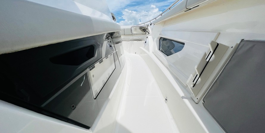 Pursuit st 310 sport