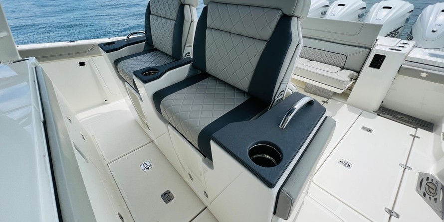 Pursuit st 310 sport