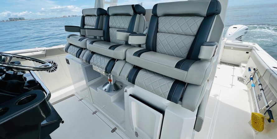 Pursuit st 310 sport