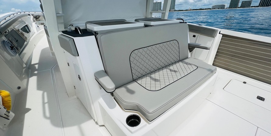 Pursuit st 310 sport