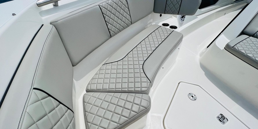 Pursuit st 310 sport