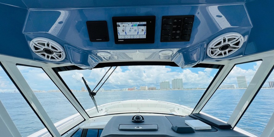 Pursuit st 310 sport