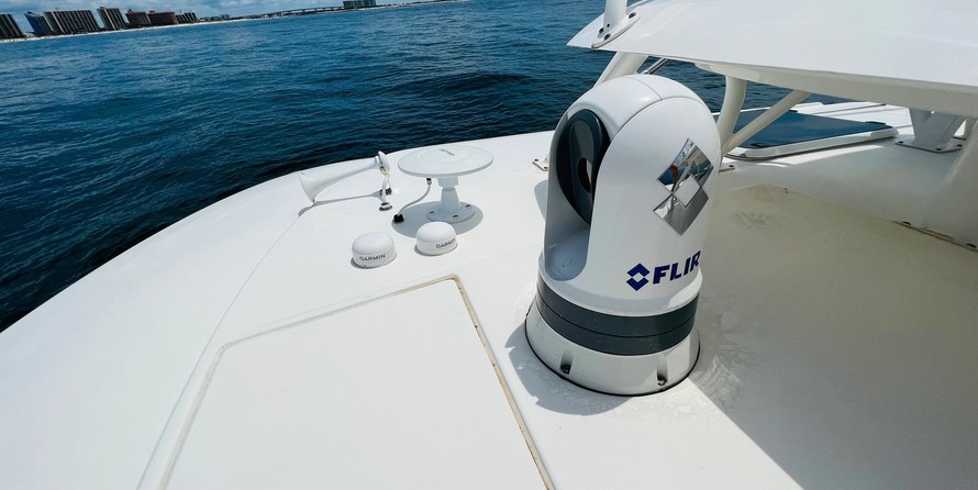 Pursuit st 310 sport