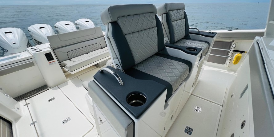 Pursuit st 310 sport