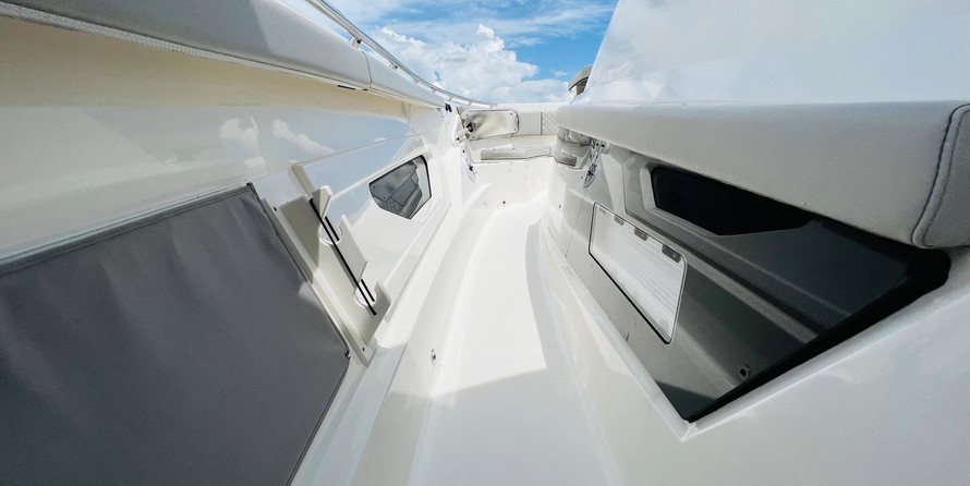 Pursuit st 310 sport