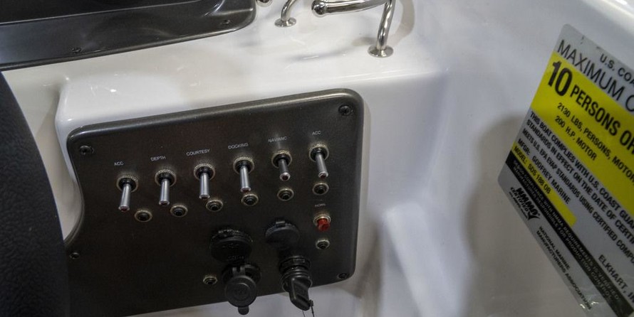 Hurricane 188 sport sundeck