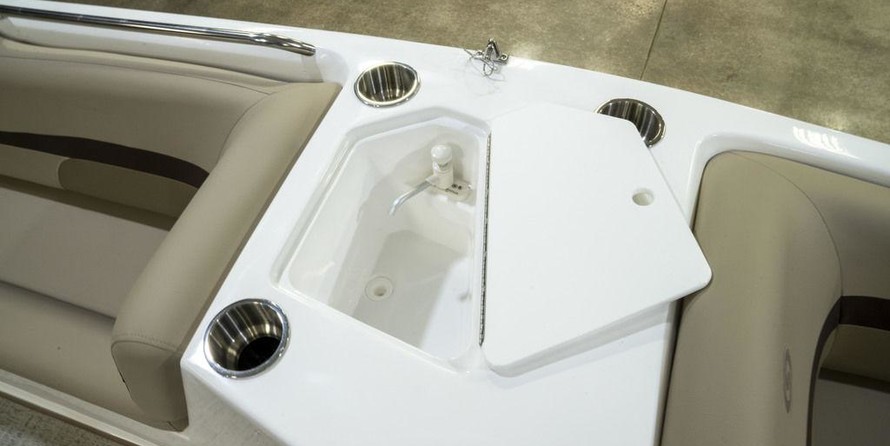 Hurricane 188 sport sundeck