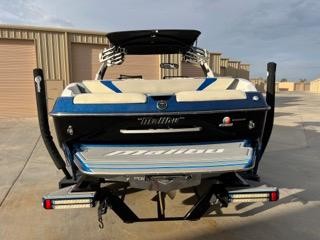 Malibu Wakesetter 24 MXZ