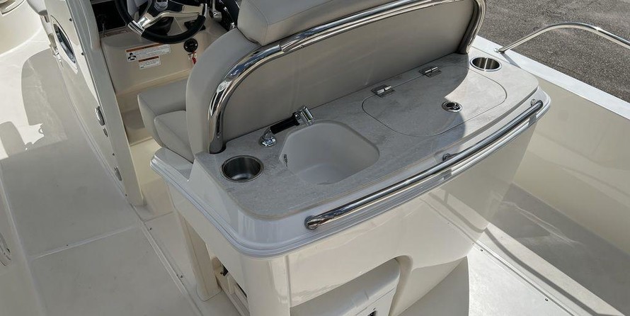 Boston Whaler 270 Dauntless