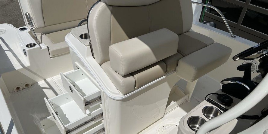 Boston Whaler 270 Dauntless
