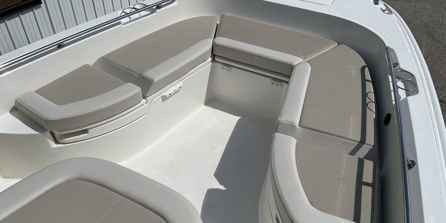 Boston Whaler 270 Dauntless