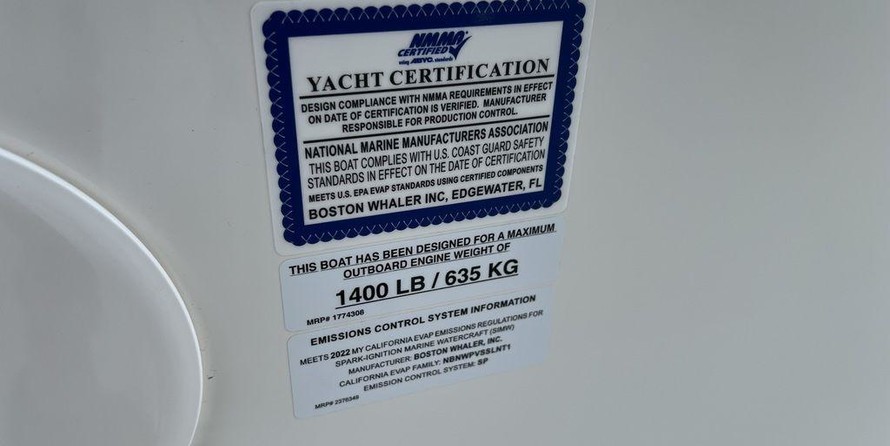 Boston Whaler 270 Dauntless