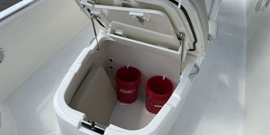 Boston Whaler 270 Dauntless