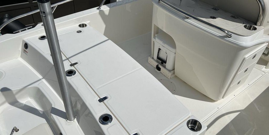 Boston Whaler 270 Dauntless