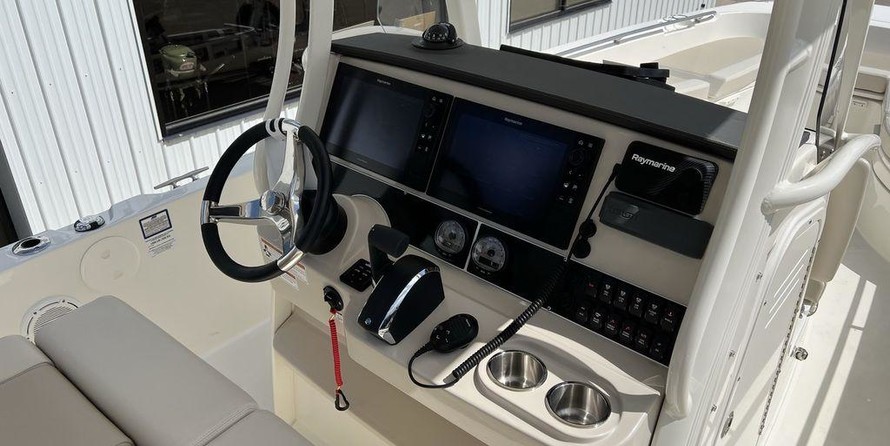 Boston Whaler 270 Dauntless
