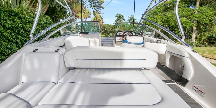 Regal 2220 FasDeck