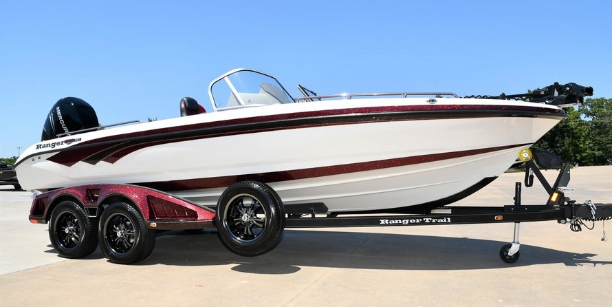 Everglades 230 cc w/ 250 verado