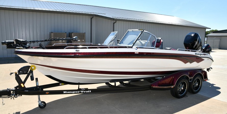 Everglades 230 cc w/ 250 verado