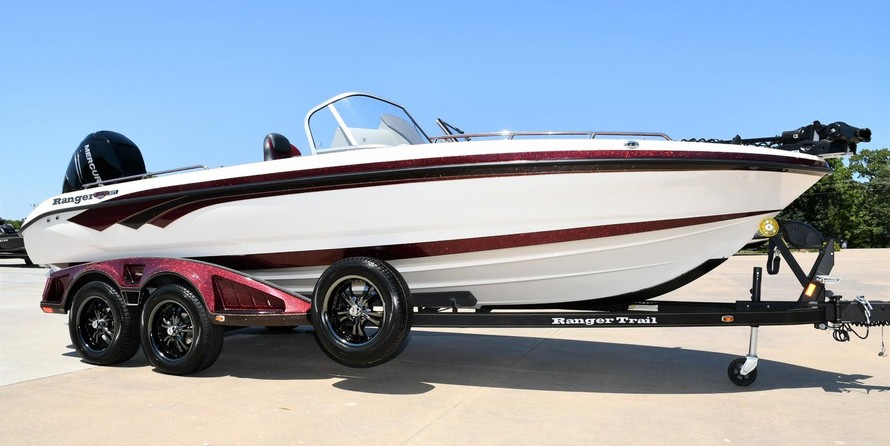 Everglades 230 cc w/ 250 verado