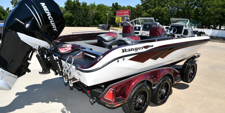 Everglades 230 cc w/ 250 verado