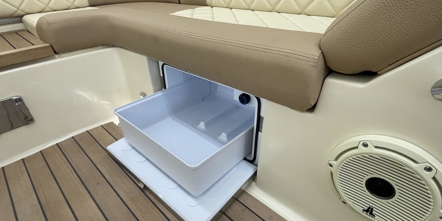 Chris-Craft Launch 27