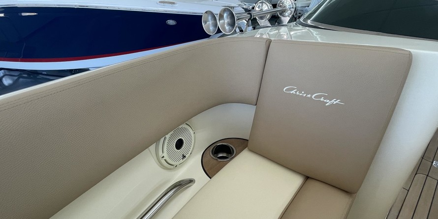 Chris-Craft Launch 27
