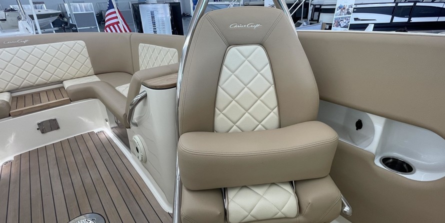 Chris-Craft Launch 27