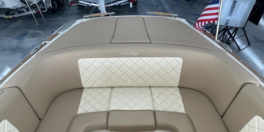 Chris-Craft Launch 27