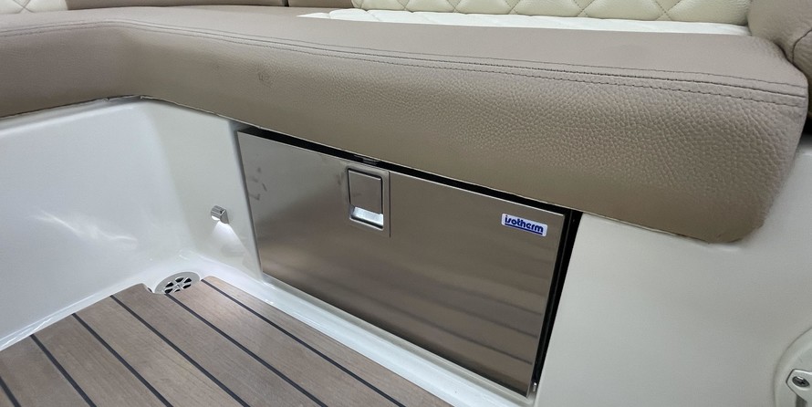 Chris-Craft Launch 27